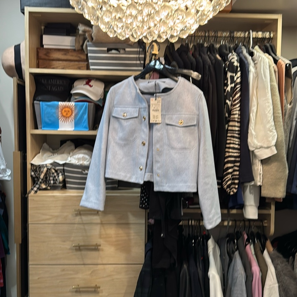 Zara cropped jacket, size small and has never been worn.